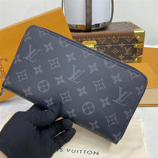 2026122105449235 820